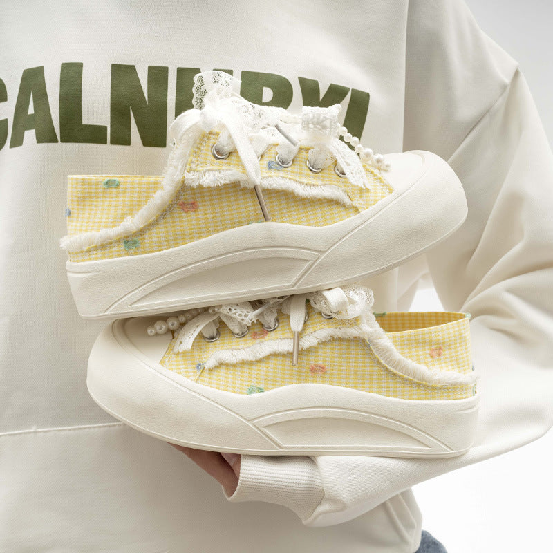 Damen Sneakers mit einzigartigen Spitzenverzierungen und komfortabler Sohle EB
