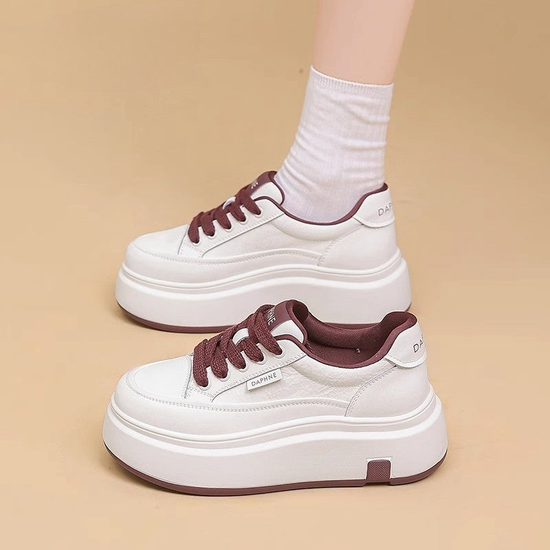 Damen Sportliche Plateausneaker mit ergonomischer Dämpfung und modernem Design EB