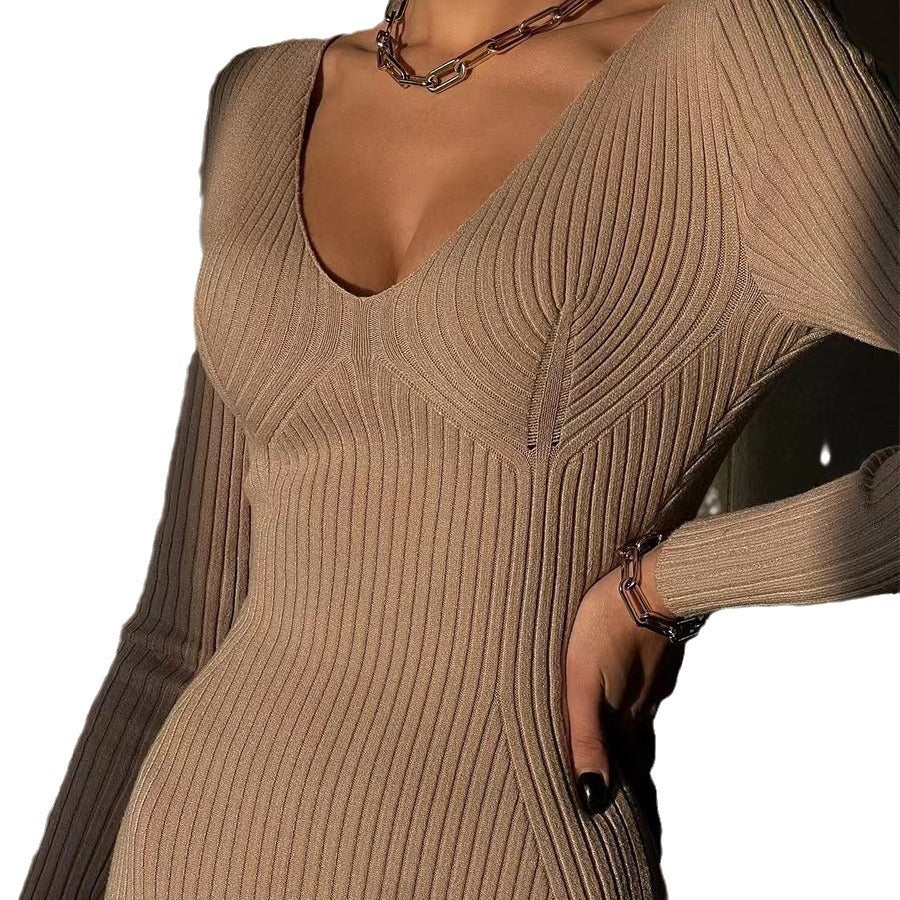 Damen Elegantes Strick-Maxikleid mit raffinierten Schnitt und figurbetontem Design EB