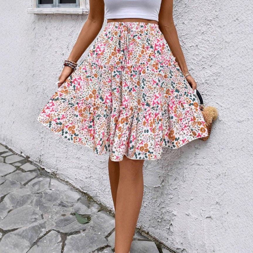 Damen Sommerrock mit charmanten Volantdetails und floralem Muster EB