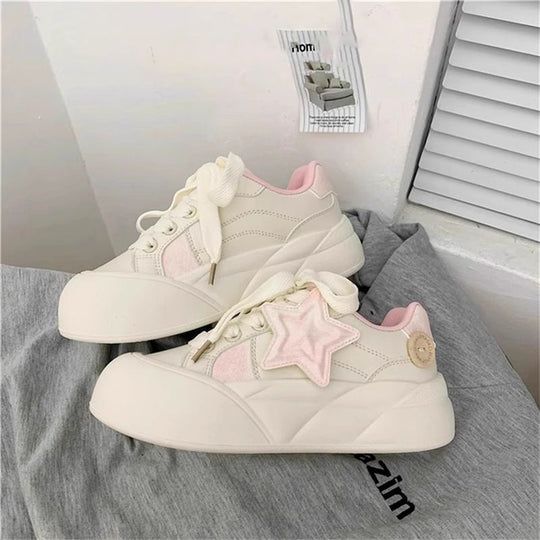 Damen Sneakers mit trendigem Sternen-Applikation und komfortabler Laufsohle EB