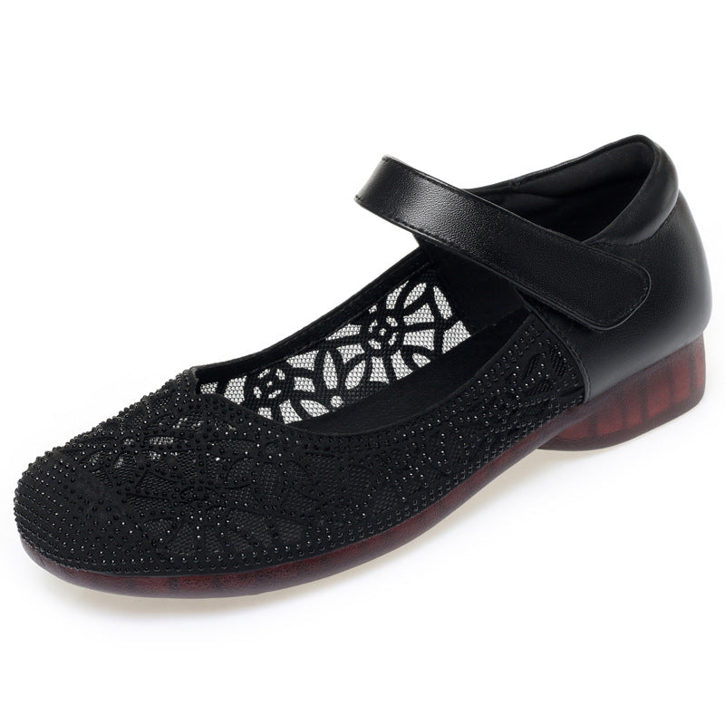 Damen Elegante Ballerinas mit filigranem Blumenmuster und verstellbarem Riemen EB