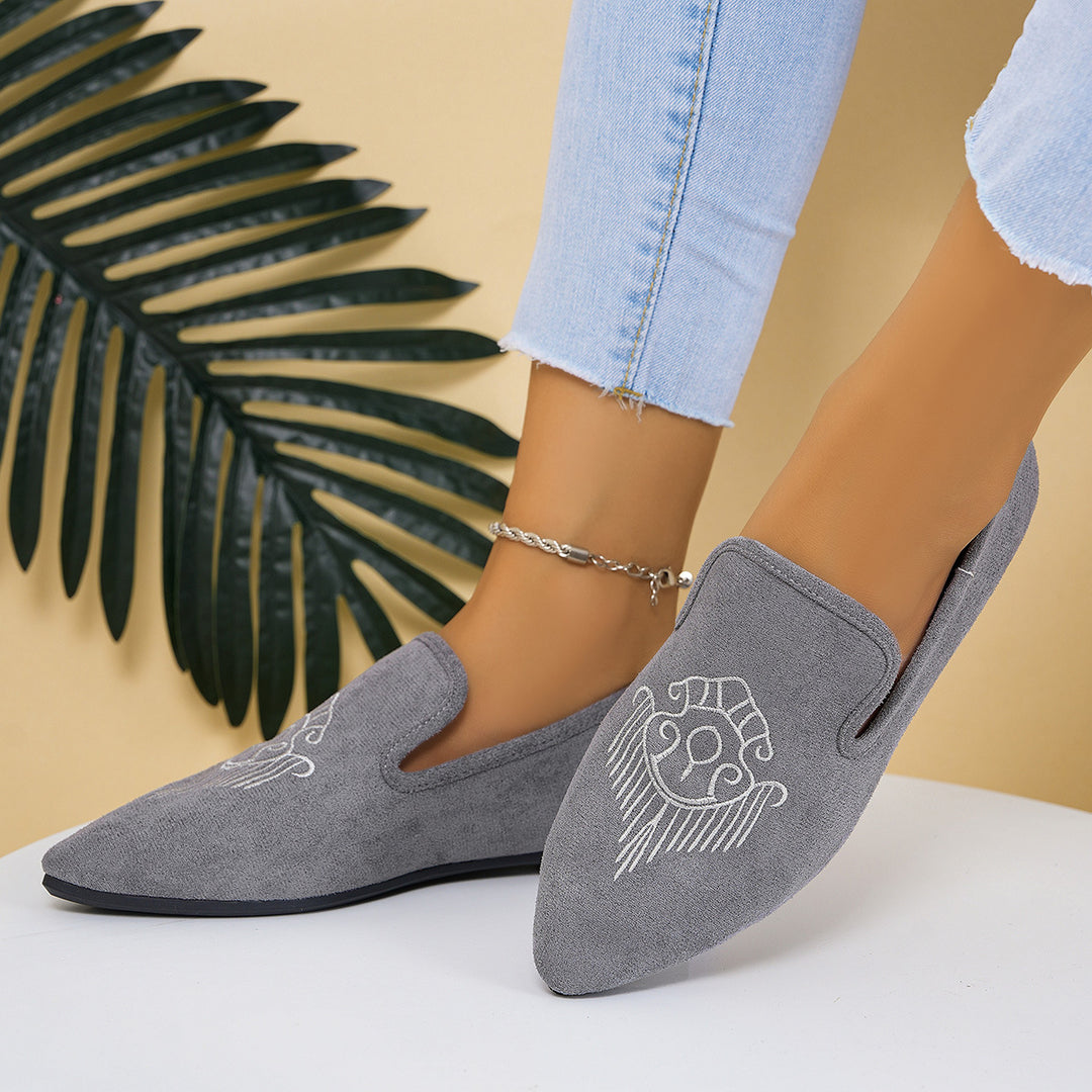Damen Witzige Mokassins mit elegantem Lochmuster und modischem Detail EB