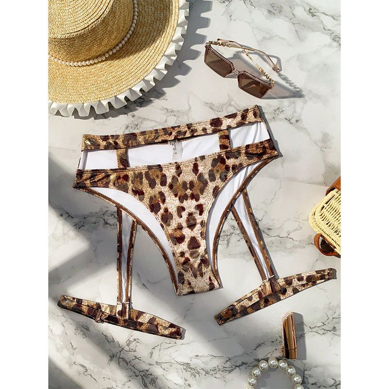 Damen Modischer Bikini-Hotpants mit Cut-Out EB