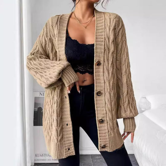 Damen Strickjacke mit hochwertiger Zopfmuster-Optik und praktischen Knopfdetails EB
