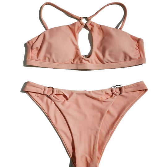 Damen Bikini mit innovativem Ausschnitt und eleganten Ringen EB