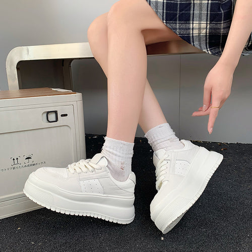 Damen Plateau-Sneaker mit atmungsaktivem Obermaterial und rutschfester Sohle EB