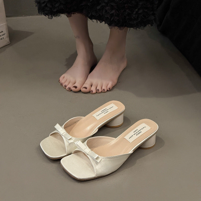 Damen elegante Mules mit dekorativem Schleifenelement und komfortablem Blockabsatz EB