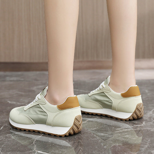 Damen Sportliche Sneakers mit atmungsaktiver Obermaterialstruktur und dämpfender Sohle EB