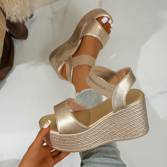 Damen Plateausandaletten mit elegantem Riemen und rutschfester Sohle EB