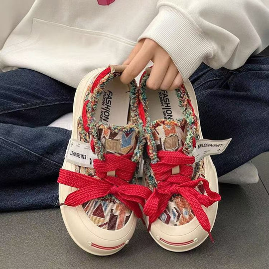 Damen modische Sneaker mit gefransten Details und auffälligem Schnürsystem EB