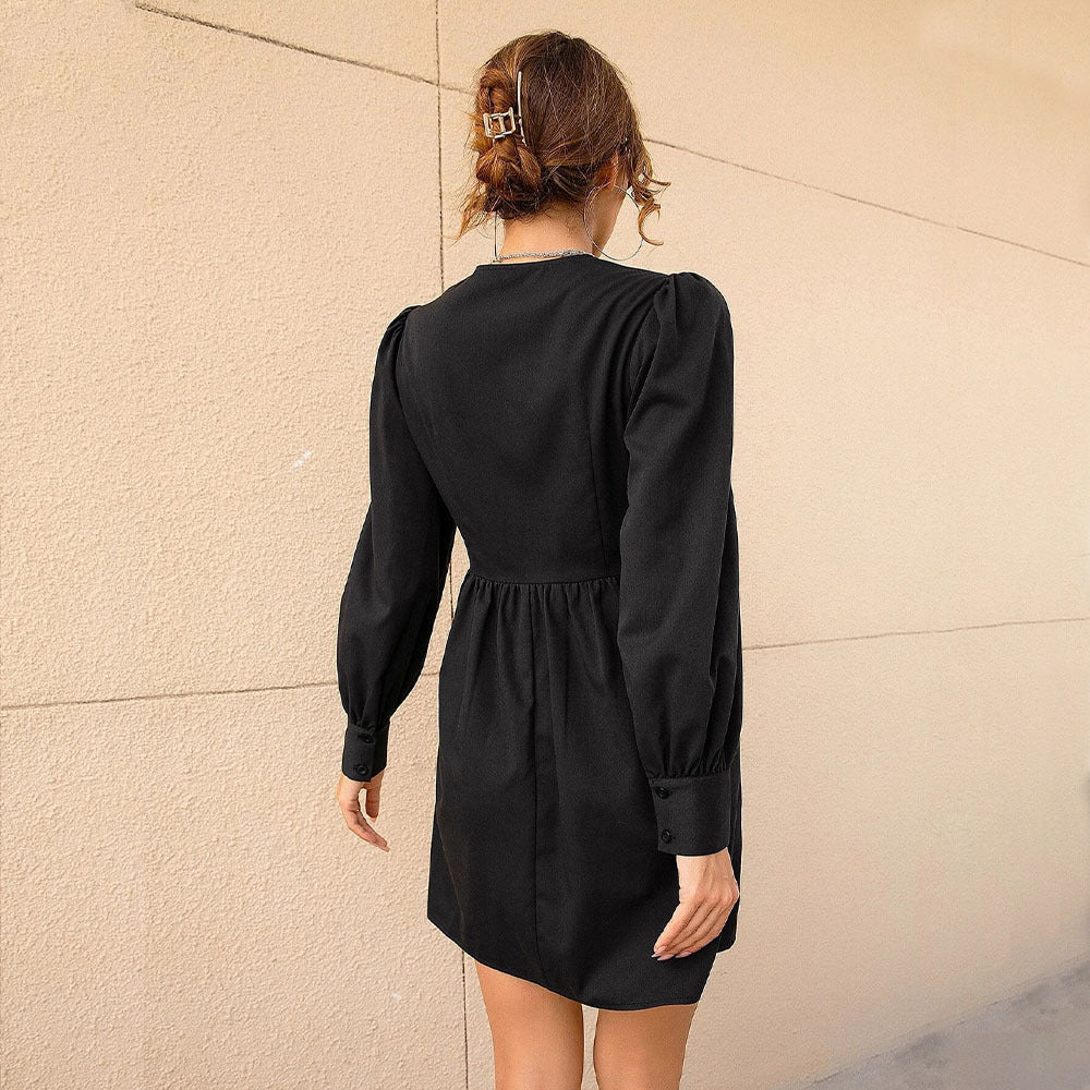 Damen A-Linien Minikleid mit tiefem V‑Ausschnitt, Empire‑Naht, taillierender Raffung und langen Manschettenärmeln Eichborn Berlin