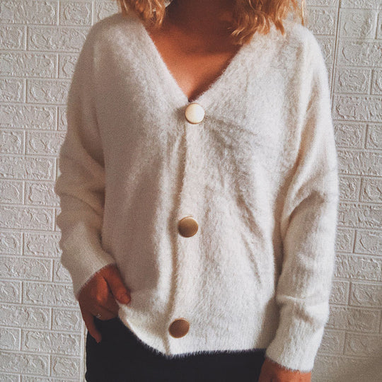 Damen Kuschelige Strickjacke mit Knopfdetails und weit geschnittenem Design EB