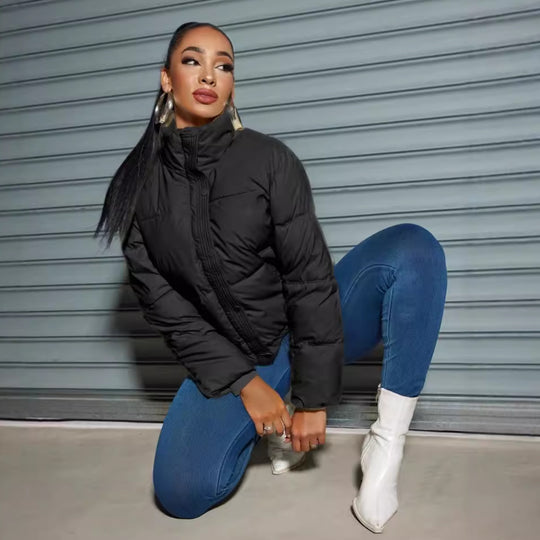 Damen Steppjacke mit hochabschließendem Kragen und figurbetontem Schnitt EB