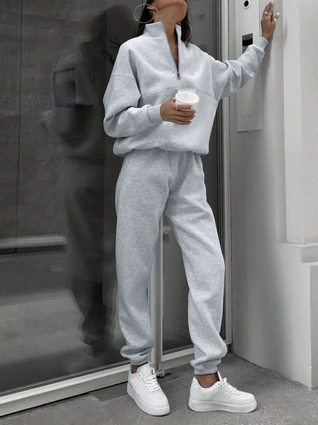 Damen nan weiches Lounge-Set mit weitem Sweatpullover und taillenhoher Jogginghose EB