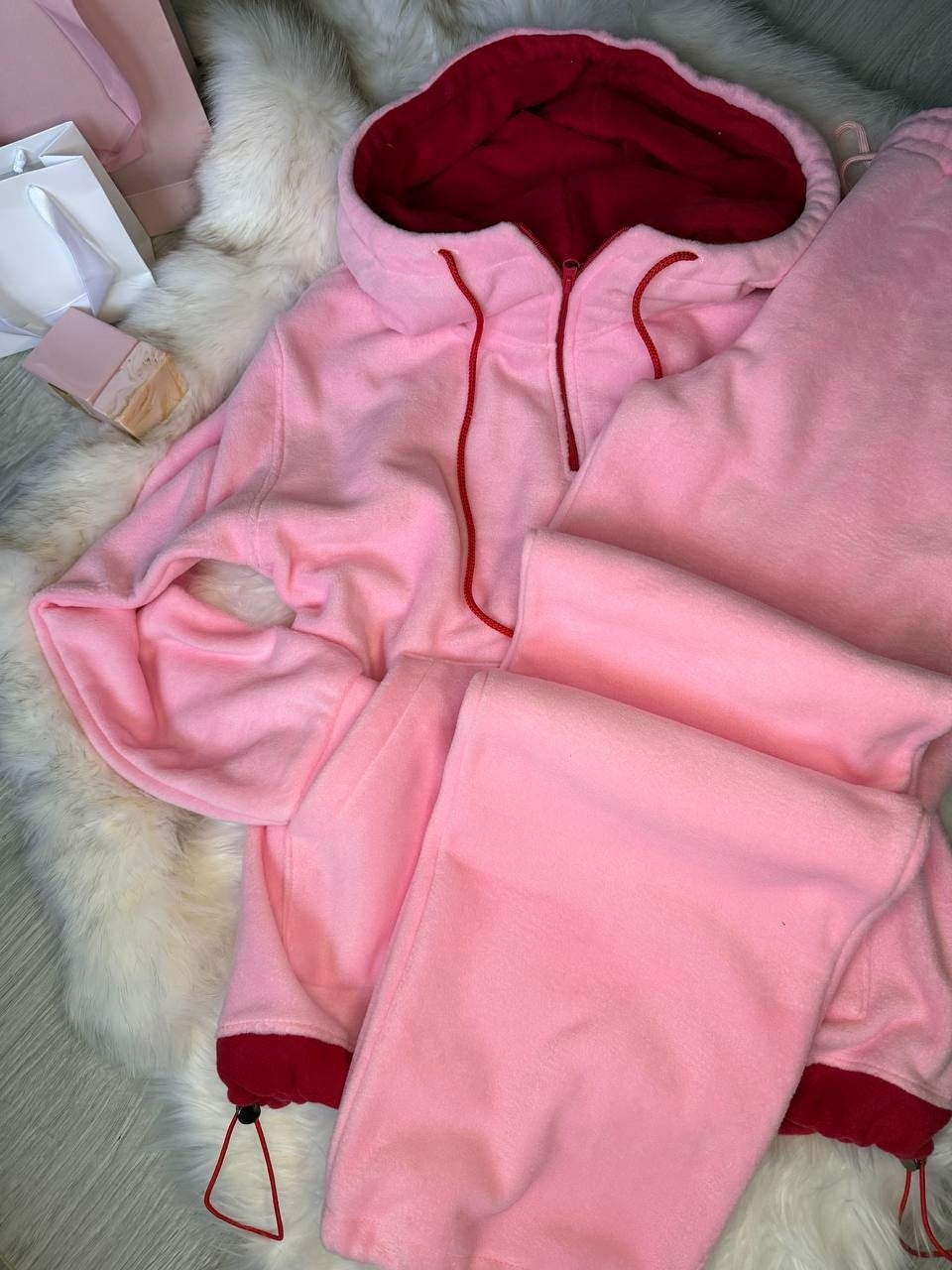 Damen Fleece-Loungewear-Set mit halbem Frontzip, gefütterter Kapuze und hochgeschnittener Komforthose Eichborn Berlin