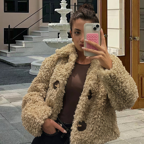 Damen Kunstfelljacke im modischen Cropped-Design mit dekorativen Knöpfen EB