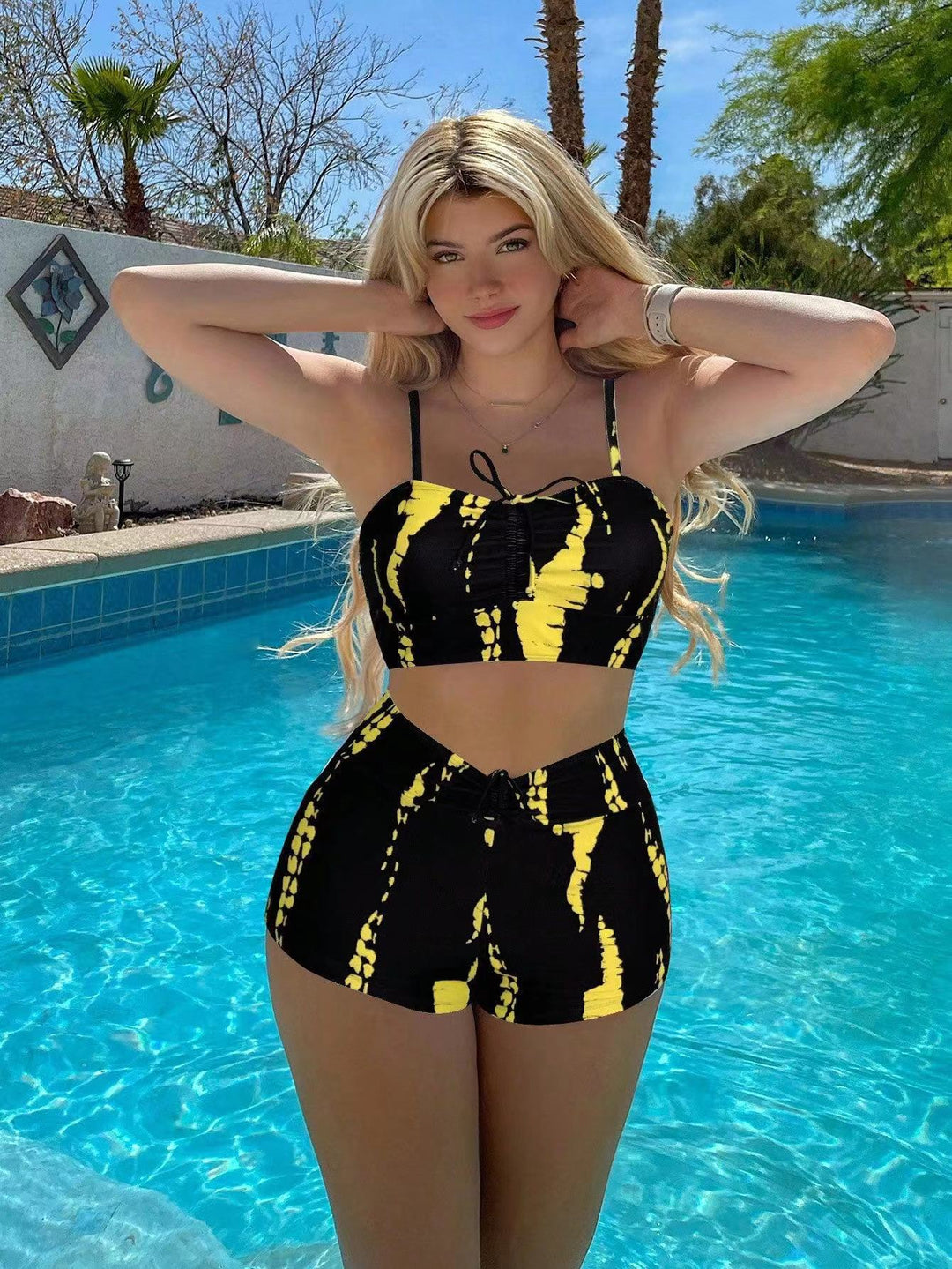 Damen Sportliches Bikini-Set mit hoch geschnittenem Unterteil und modischem Oberteil EB