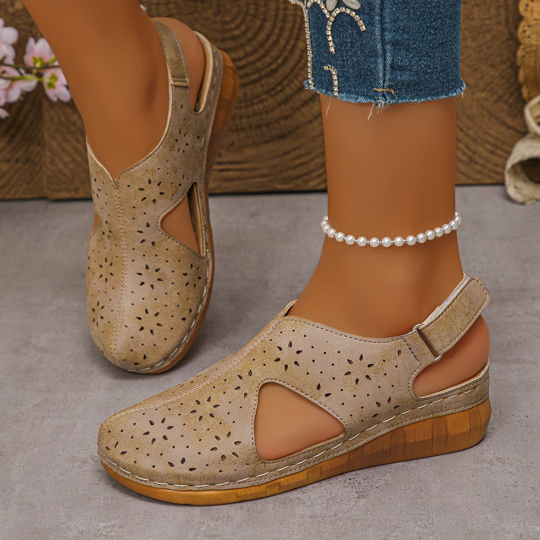 Damen Komfortable Clogs mit modischen Ausschnitten EB