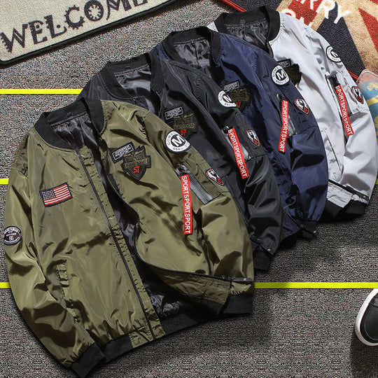 Herren nan stylische Bomberjacke mit Patch-Details und Ärmeltasche EB