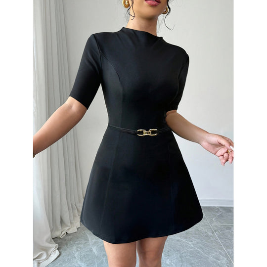 Damen Kleid mit figurbetonter Silhouette und dekorativem Taillengürtel EB