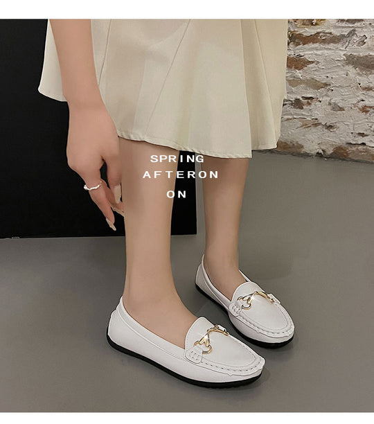 Damen Mokassin-Slipper mit modischen goldenen Akzenten EB