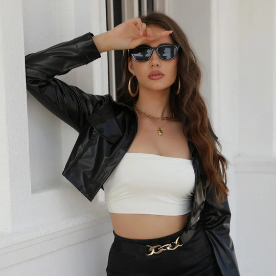 Damen cropped Kunstlederjacke mit modischen Details EB