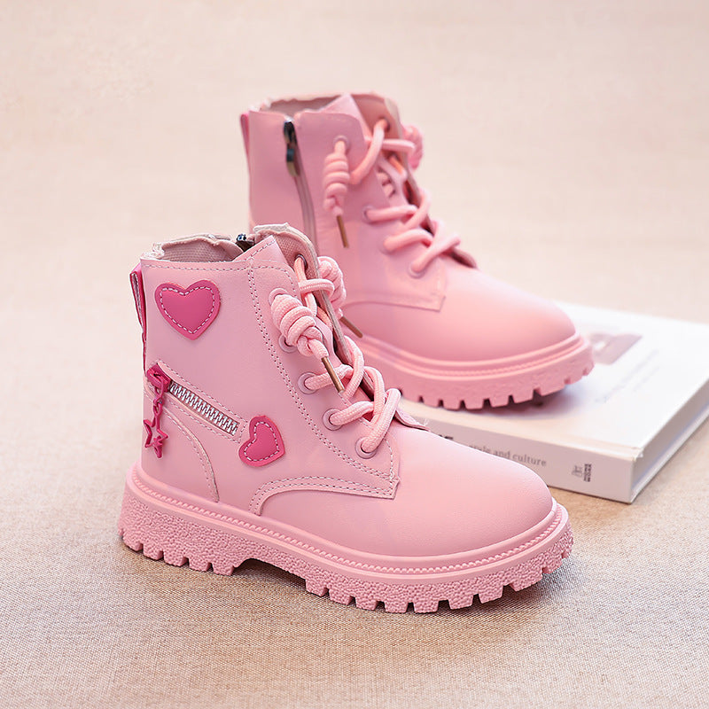Damen modische Stiefeletten mit herzförmigen Applikationen und robustem Sohlenprofil EB