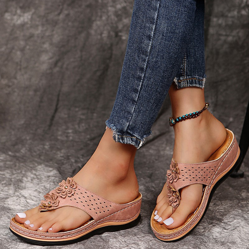 Damen Bequeme Zehensandalen mit dekorativen Blumenapplikationen EB
