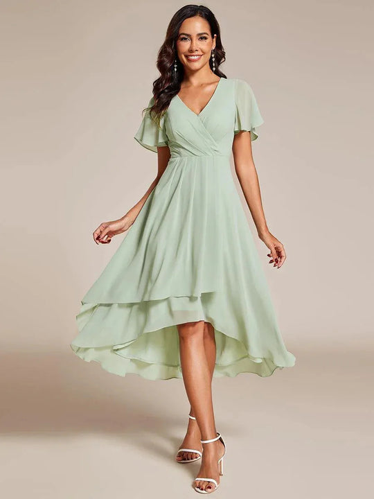 Damen elegantes Midikleid mit fließendem Stoff und asymmetrischen Ärmeln EB