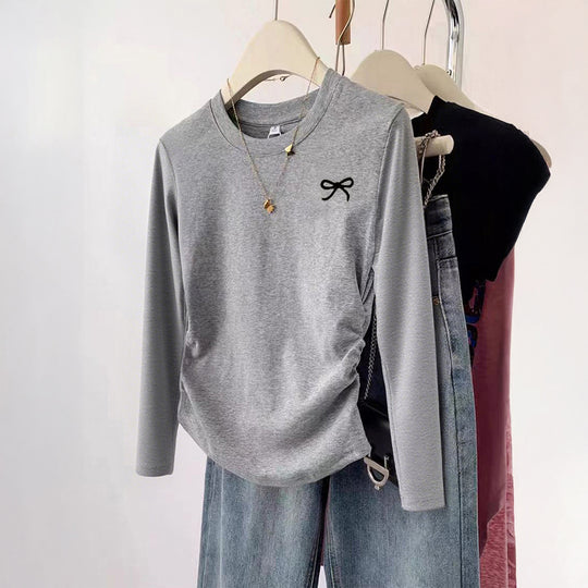 Damen nan gerüschtes Langarmshirt mit dezenter Schleifen-Stickerei und taillierter Drapierung EB