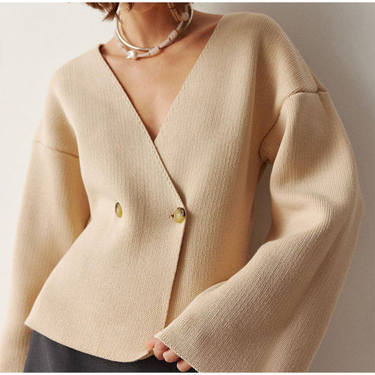 Damen modische Strickjacke mit tiefem V-Ausschnitt und eleganten Knopfdetails EB