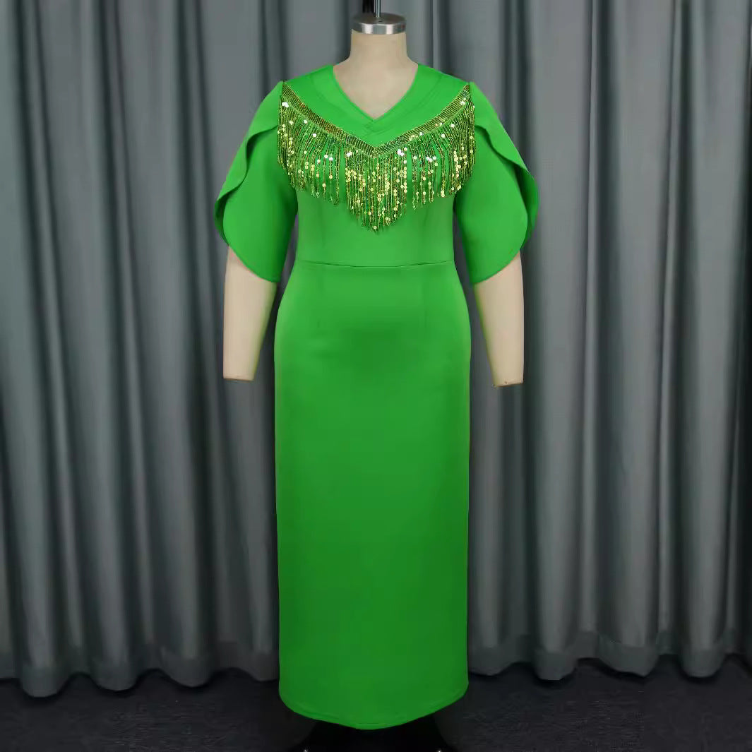 Damen Glamouröses Maxikleid mit funkelndem Fransenkragen EB
