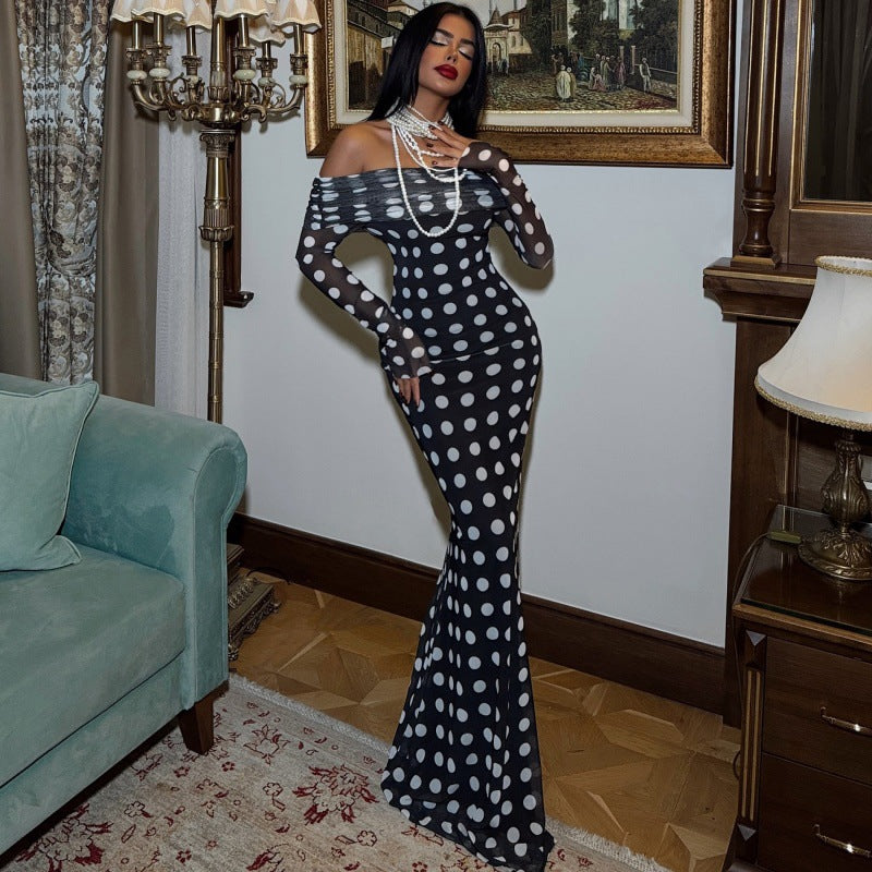 Damen Elegantes Maxikleid mit schulterfreiem Design und Punkten EB