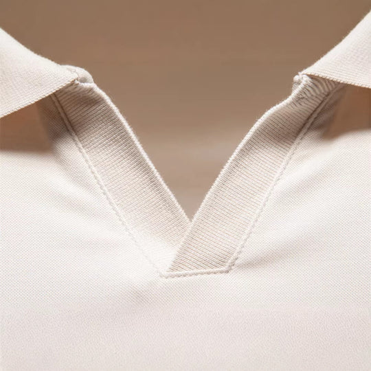 Herren nan feinstrickiges Kurzarm-Poloshirt mit offenem V-Kragen und elastischem Saum EB