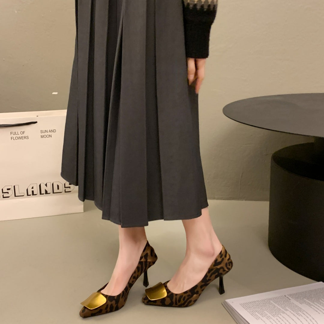 Damen Elegante Pumps mit modischem Gold-Akzent EB