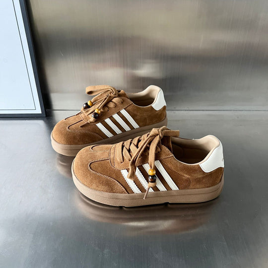 Damen Sneakers aus weichem Wildleder mit modischen Akzenten EB