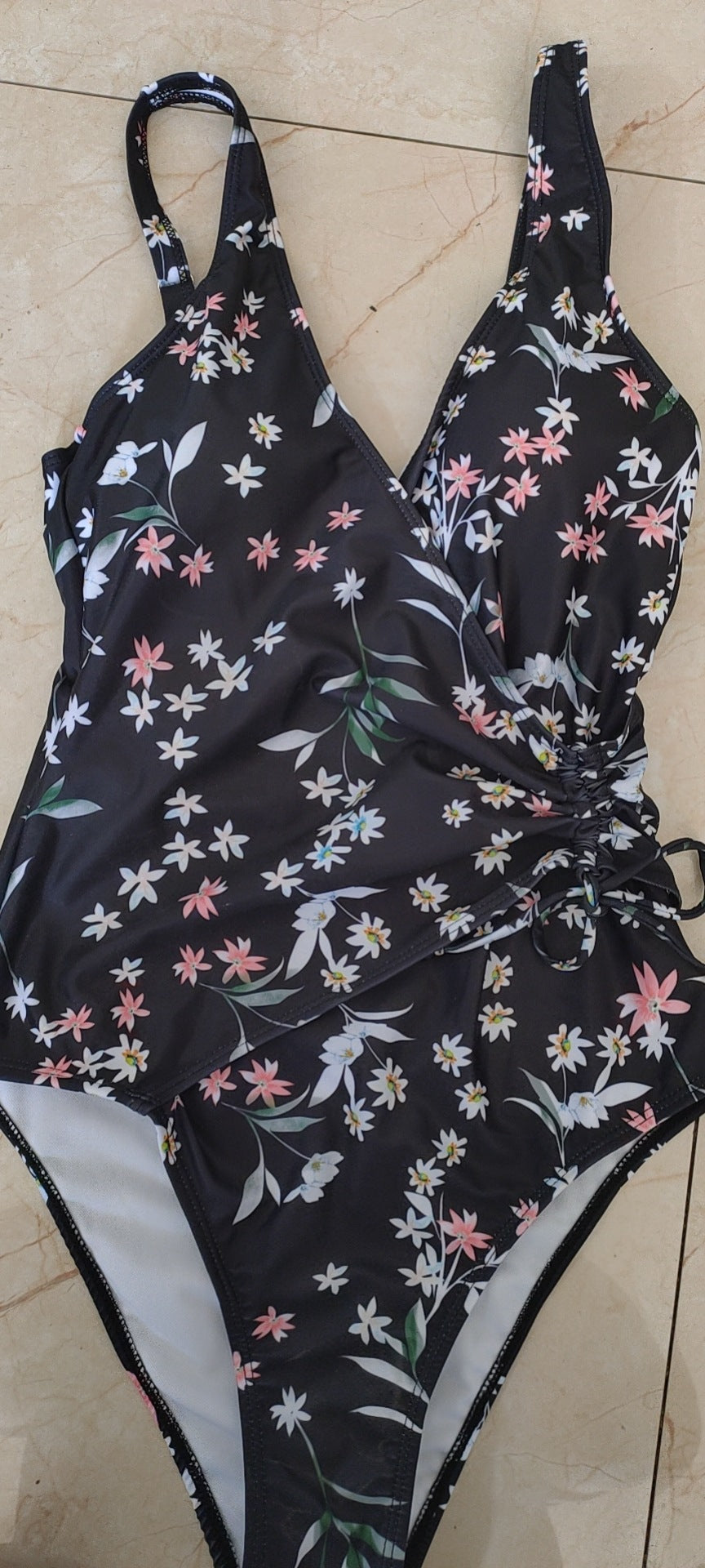 Damen Schwimmanzug mit elegantem Wickeldesign und Raffung EB