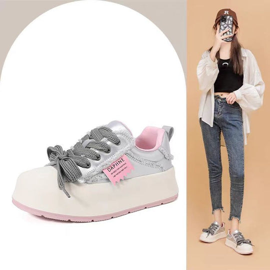 Damen Sportliche Sneaker mit atmungsaktiver Mesh-Oberfläche und innovativen Schnürdetails EB