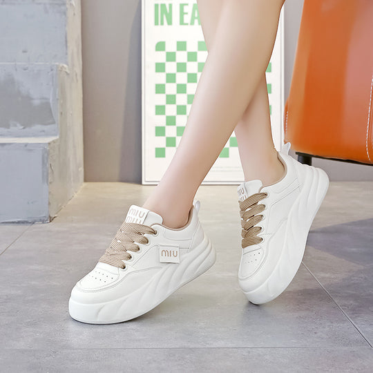 Damen Lifestyle Sneakers mit dicker, flexibler Sohle und sportlichem Design EB
