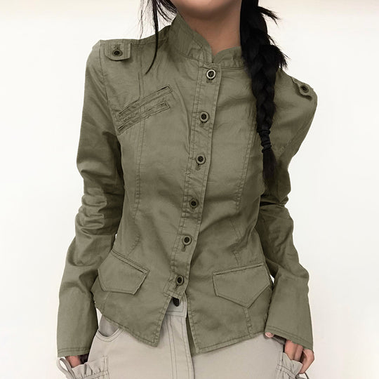 Damen nan taillierte Utility‑Militärjacke mit Stehkragen, Schulterpatten und aufgesetzten Pattentaschen EB