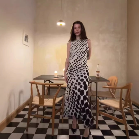 Damen Maxikleid mit asymmetrischem Schnitt und Punktmuster EB