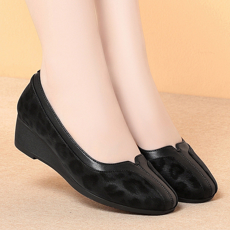 Damen Wedge-Pumps mit elegantem Leopardenmuster und komfortablem Fußbett EB