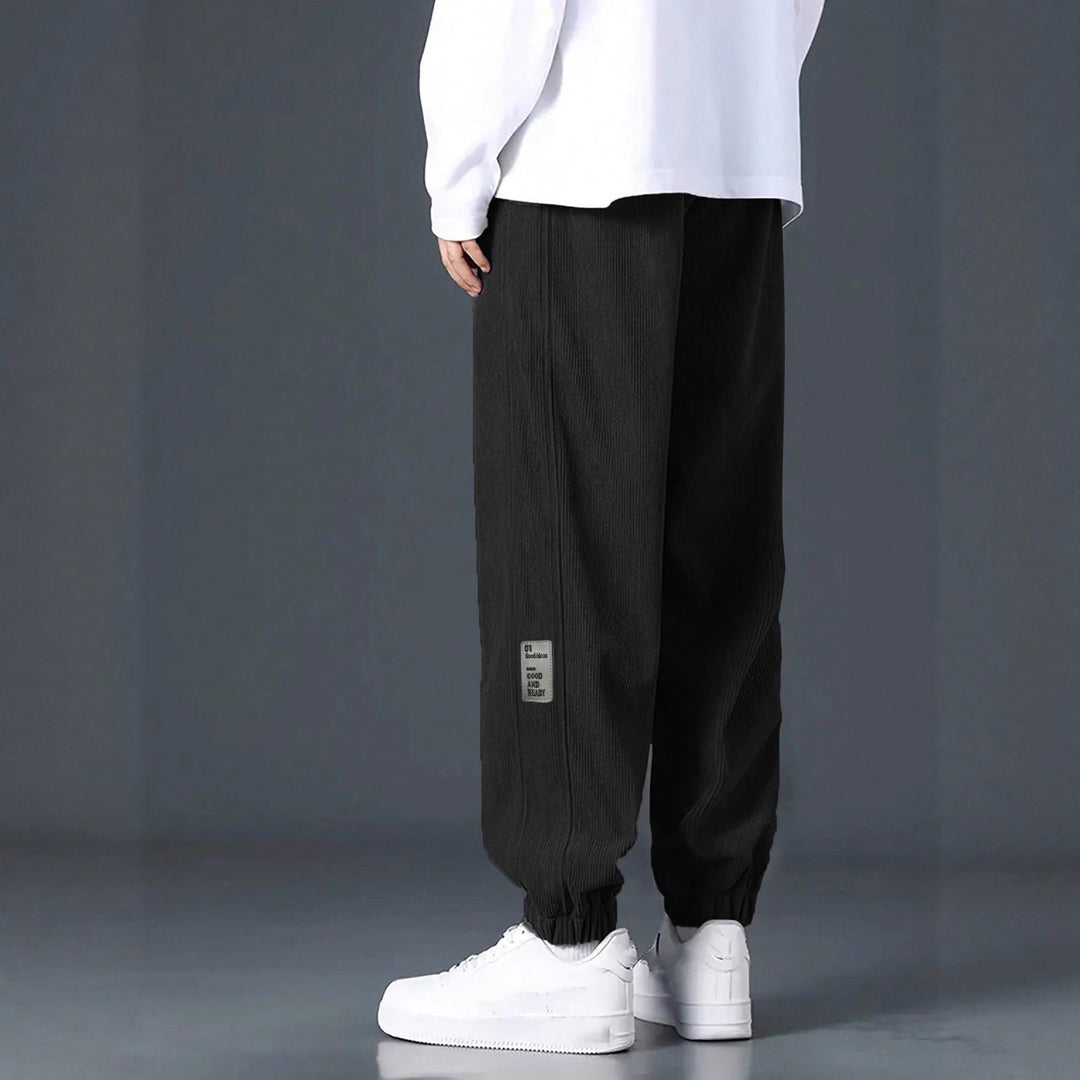 Herren nan Relax-Freizeithose aus feiner Breitkordstruktur mit Tunnelzug und elastischen Knöchelabschlüssen EB