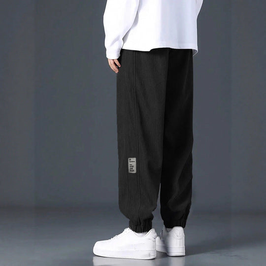 Herren nan Relax-Freizeithose aus feiner Breitkordstruktur mit Tunnelzug und elastischen Knöchelabschlüssen EB