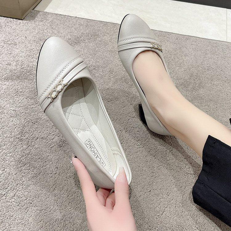 Damen elegante Pumps mit modischem Riemen und funkelndem Schmuckdetail EB