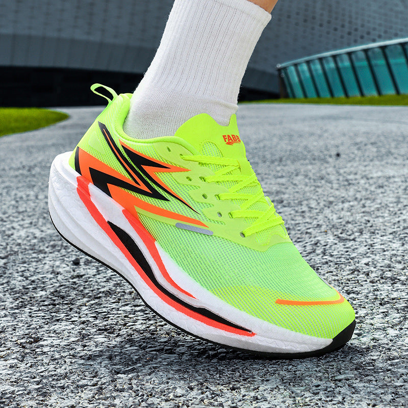 Unisex gepolsterte Straßenlaufschuhe mit rocker-Zwischensohle, energierückführender Dämpfung und atmungsaktivem Mesh-Upper EB