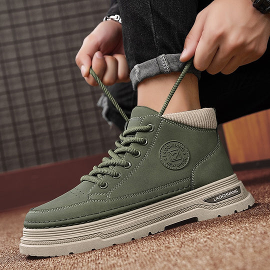 Damen Hohe Sneaker mit gepolsterter Knöchelpartie und rutschfester Sohle EB