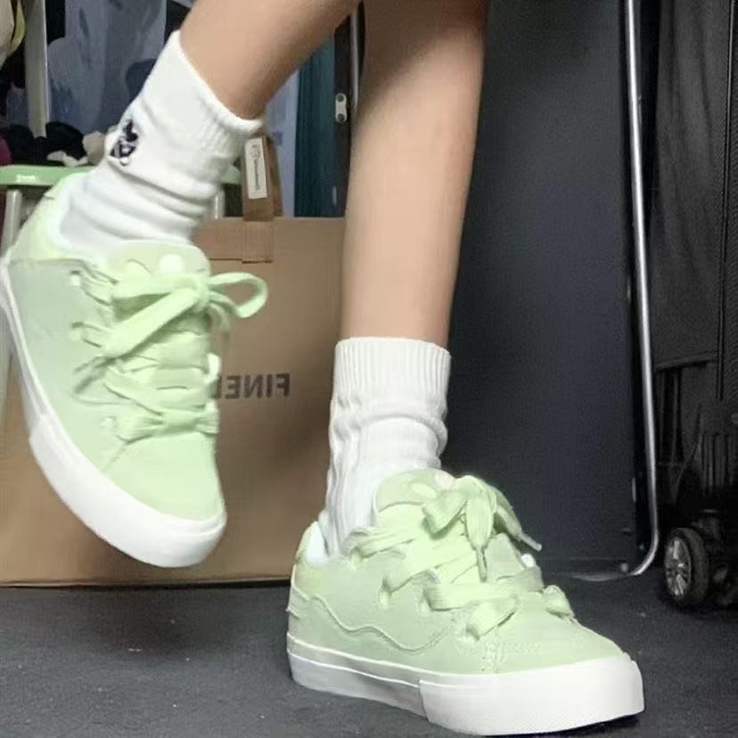 Damen Sneakers mit atmungsaktivem Obermaterial und elastischem Schnürsystem EB
