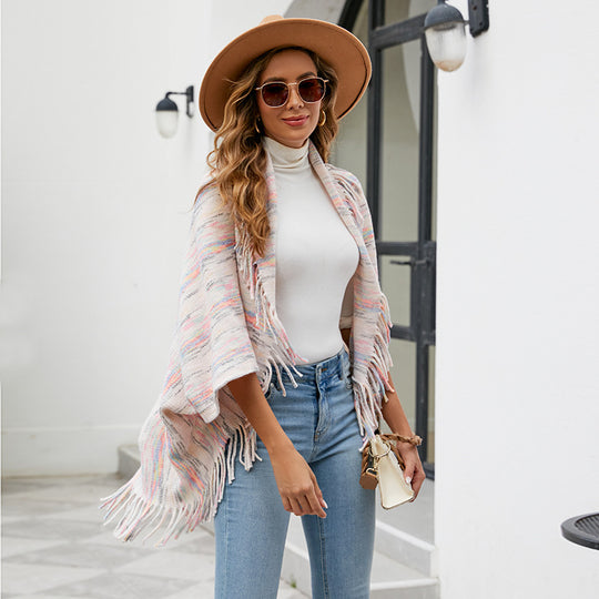 Damen Strickponcho mit luxuriösen Fransen und modernem Design EB